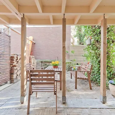 Beautiful Designed Ap.+bikes+garden *